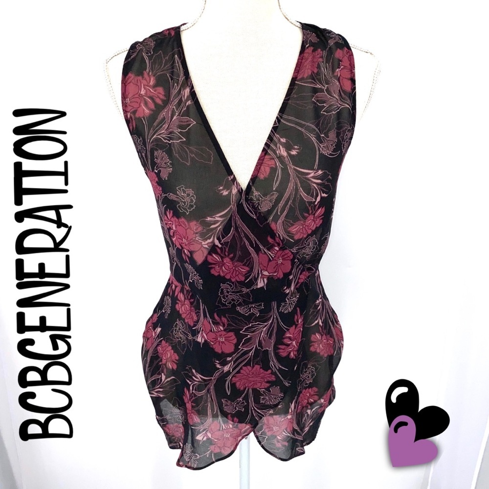 BCBGENERATION Floral Sleeveless blouse